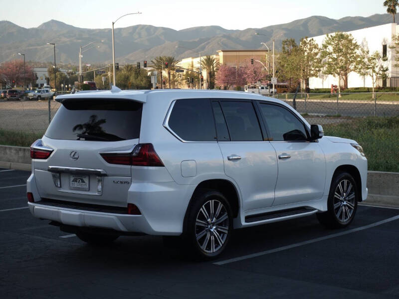 2016 Lexus LX 570