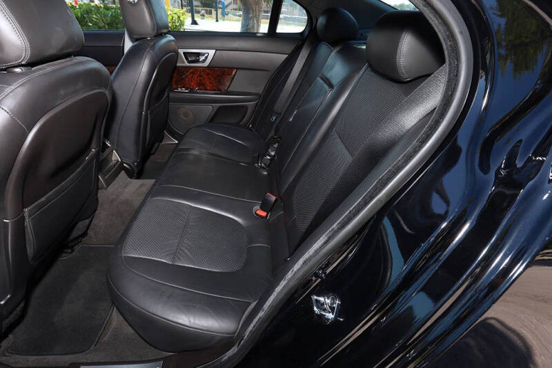 2010 Jaguar XF Premium