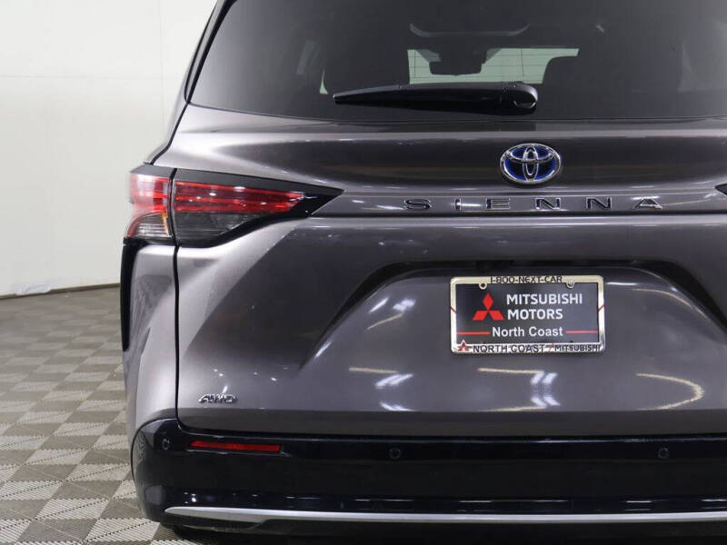 2023 Toyota Sienna Platinum 7-Passenger