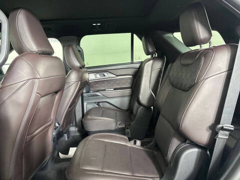 2025 Ford Explorer Platinum