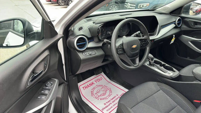 2025 Chevrolet Trax LS