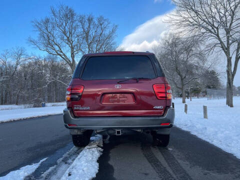 2004 Toyota Sequoia SR5