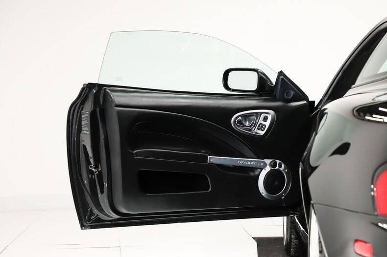 2003 Aston Martin V12 Vanquish