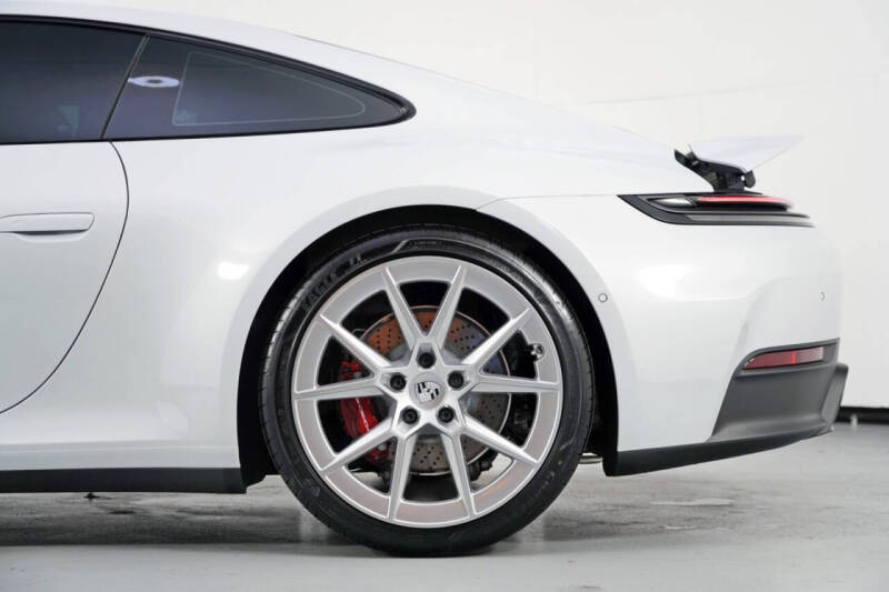 2025 Porsche 911 Carrera