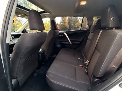 2017 Toyota RAV4 Hybrid XLE