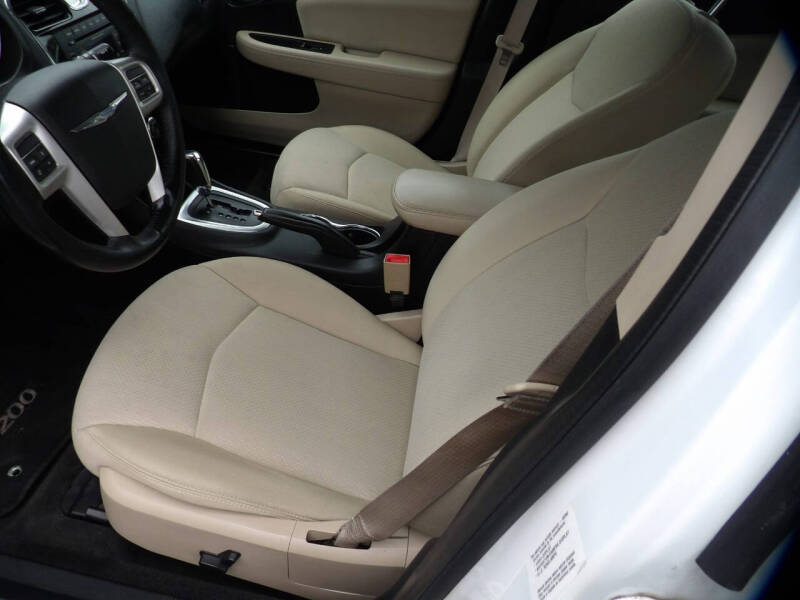 2012 Chrysler 200 Touring