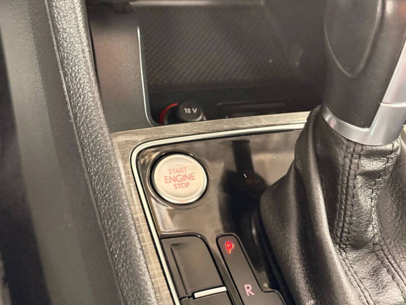 2017 Volkswagen Passat 1.8T SE