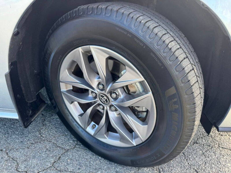 2021 Toyota Sienna LE 8-Passenger