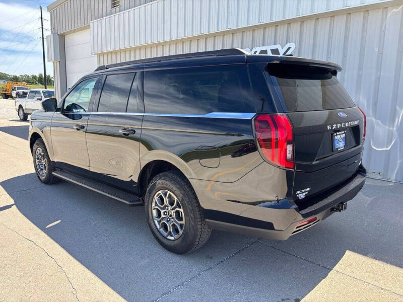 2026 Ford Expedition MAX Active