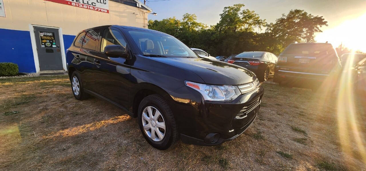 2014 Mitsubishi Outlander for sale at URIEL's AUTOMOTIVE LLC in Middletown, OH