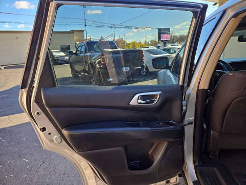 2020 Nissan Pathfinder SV