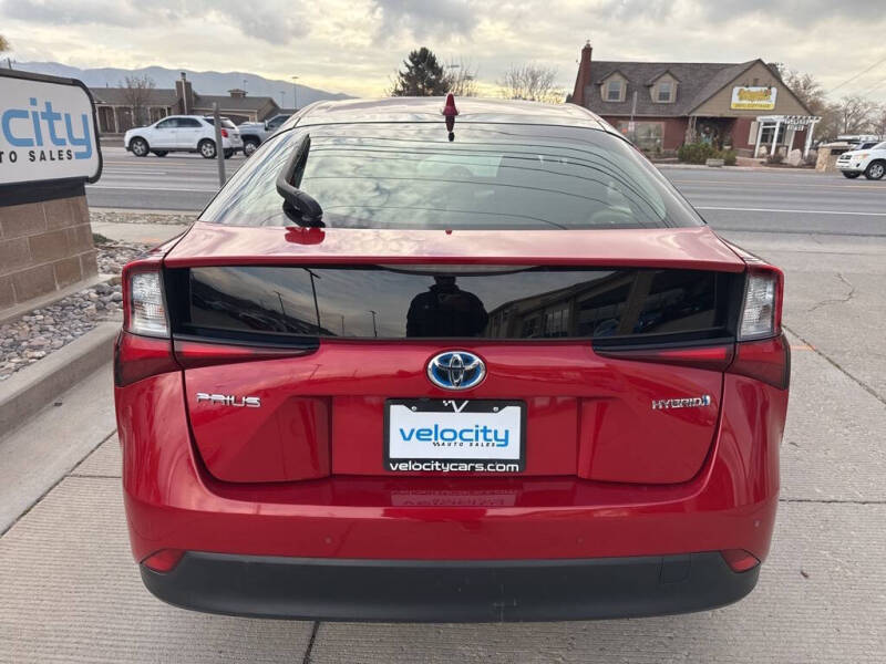 2022 Toyota Prius LE