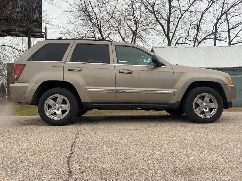2005 Jeep Grand Cherokee for sale at SMART DOLLAR AUTO in Milwaukee WI