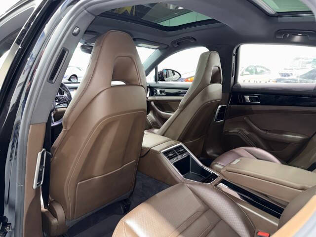 2018 Porsche Panamera