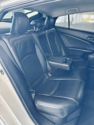 2018 Toyota Prius Two