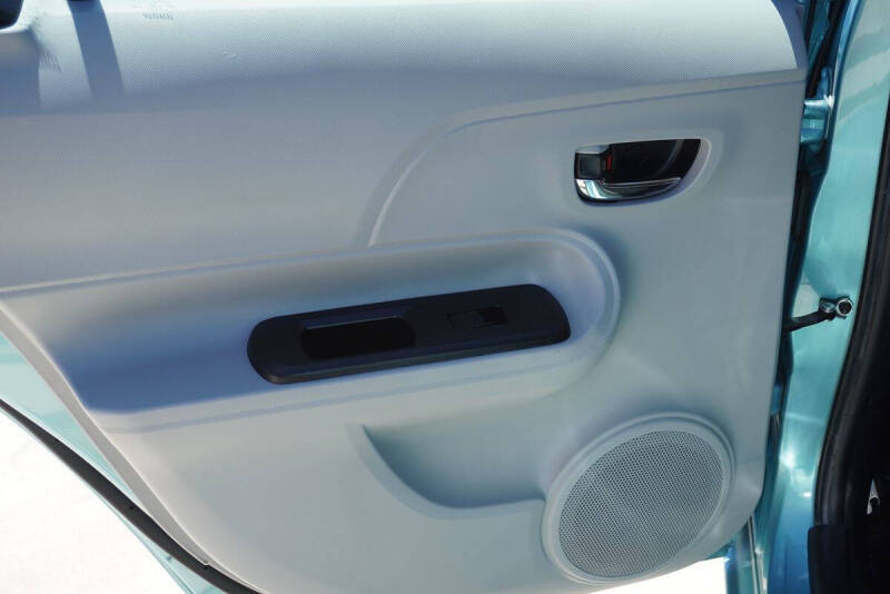 2013 Toyota Prius c Two