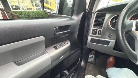 2015 Toyota Sequoia SR5