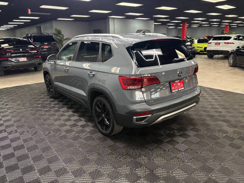 2022 Volkswagen Taos SE