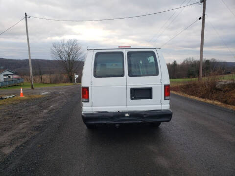 2011 Ford E-Series E-150 XLT