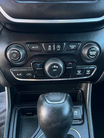 2019 Jeep Cherokee Latitude