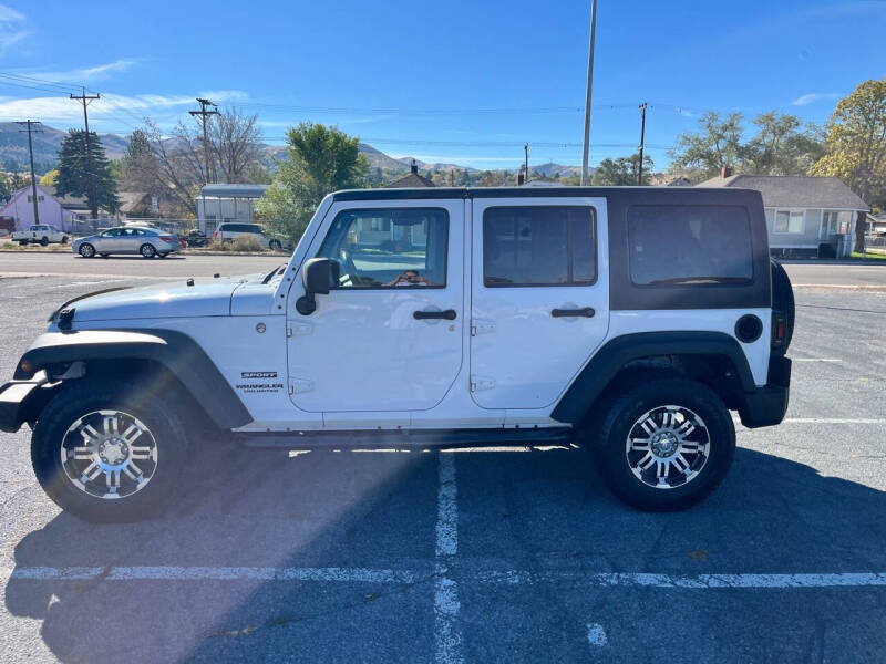 2011 Jeep Wrangler Unlimited Sport photo 3