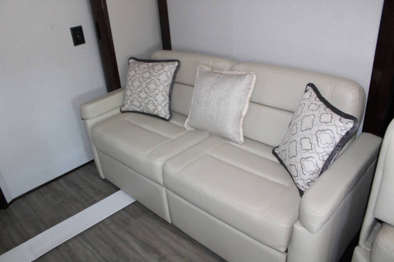 2015 Thor Motor Coach Challenger 37DT