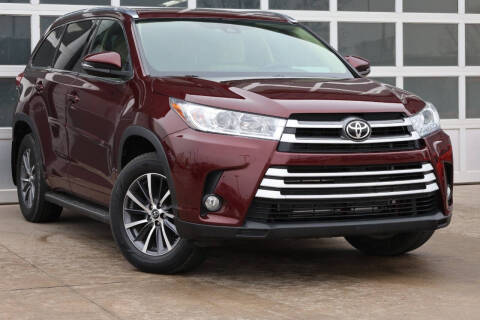 2017 Toyota Highlander for sale at Big O Auto LLC in Omaha NE