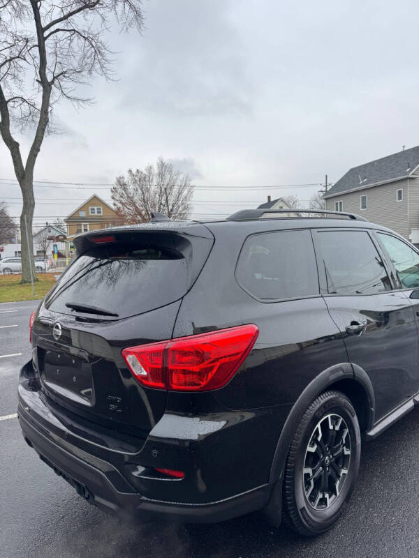 2020 Nissan Pathfinder SL