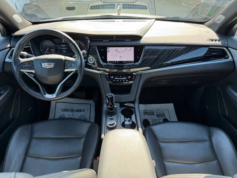 2025 Cadillac XT6 Premium Luxury