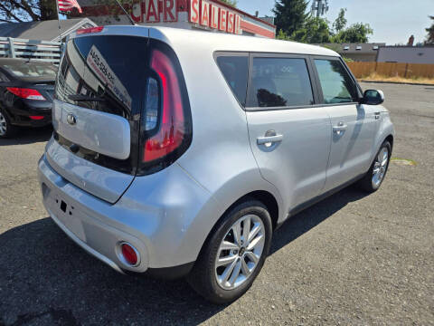 2018 Kia Soul +