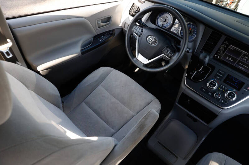 2019 Toyota Sienna L 7-Passenger