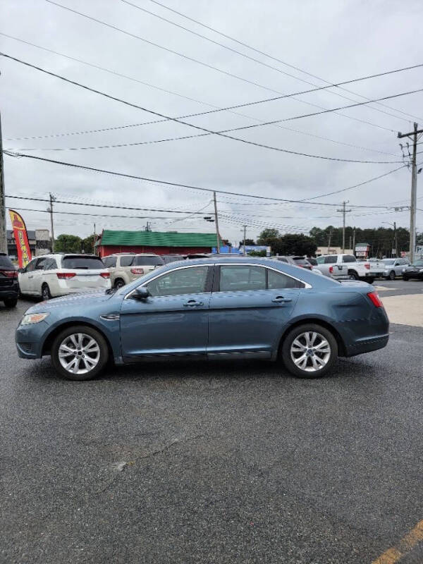 2010 Ford Taurus SEL