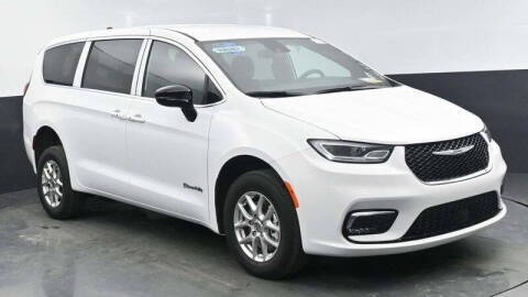 2024 Chrysler Pacifica Touring