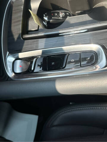 2022 Buick Enclave Essence