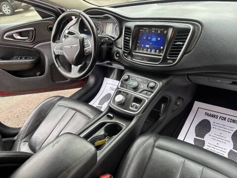 2017 Chrysler 200 Limited