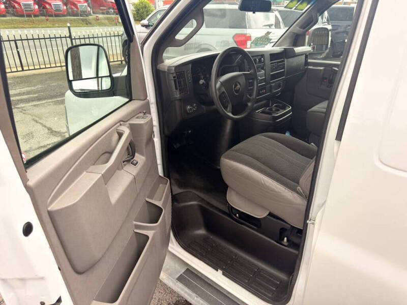 2022 Chevrolet Express 2500