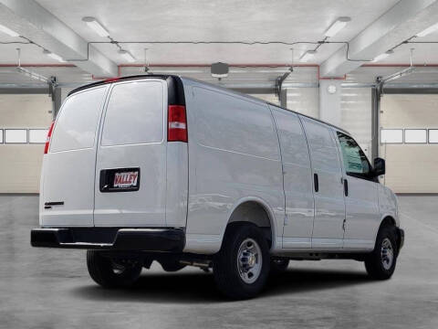 2025 Chevrolet Express 3500