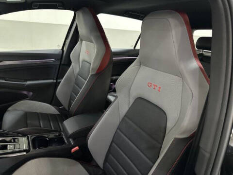 2025 Volkswagen Golf GTI SE