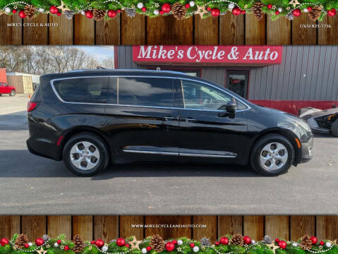 2017 Chrysler Pacifica Touring-L Plus