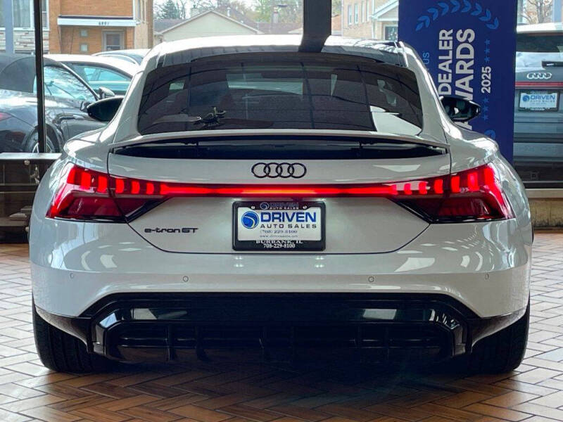 2023 Audi e-tron GT quattro Premium Plus