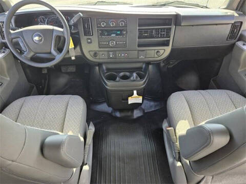 2025 Chevrolet Express 2500