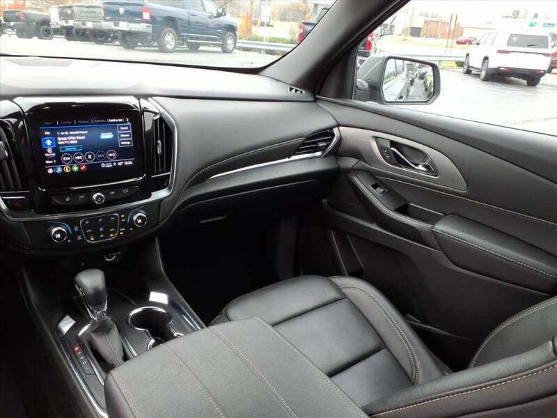 2023 Chevrolet Traverse LT Leather
