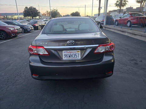 2011 Toyota Corolla LE