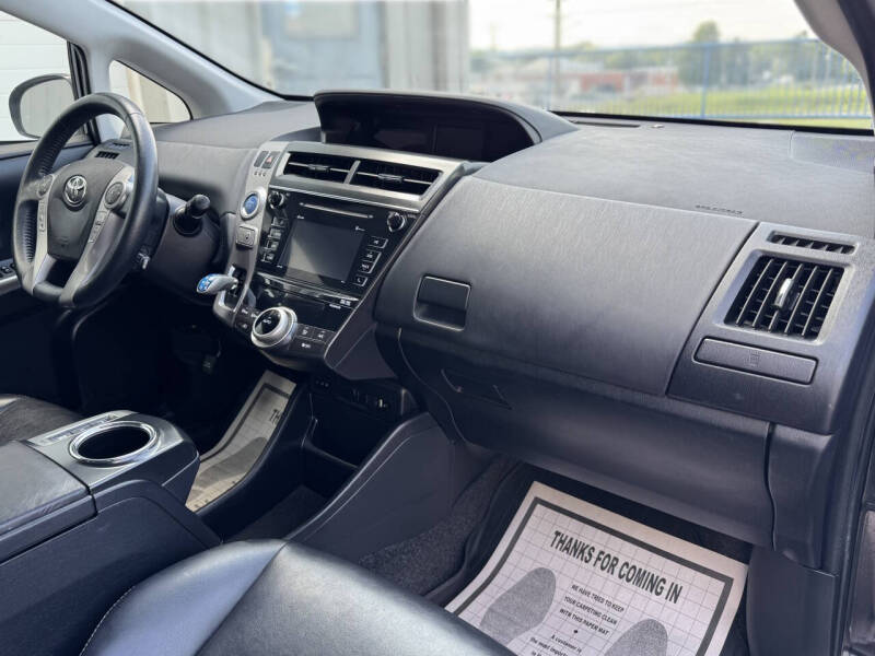 2017 Toyota Prius v Four