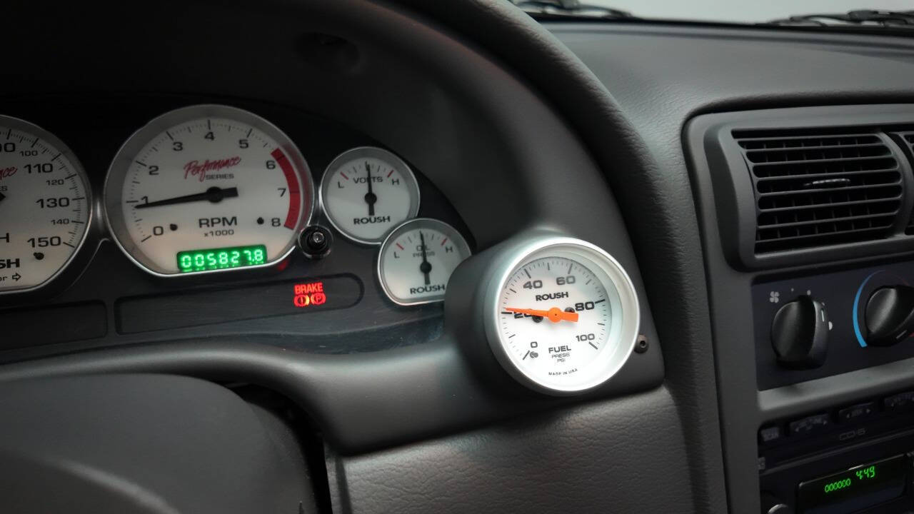 2004 Ford Mustang 42
