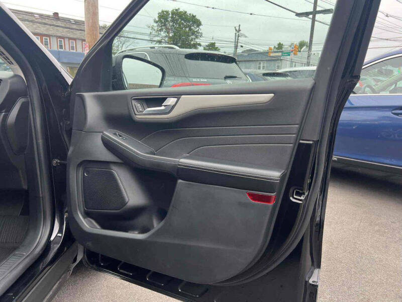 2022 Ford Escape SEL