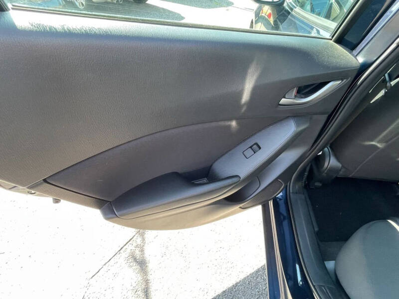 2015 Mazda MAZDA3 i Sport