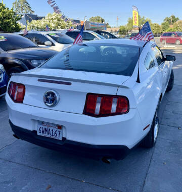 2012 Ford Mustang V6