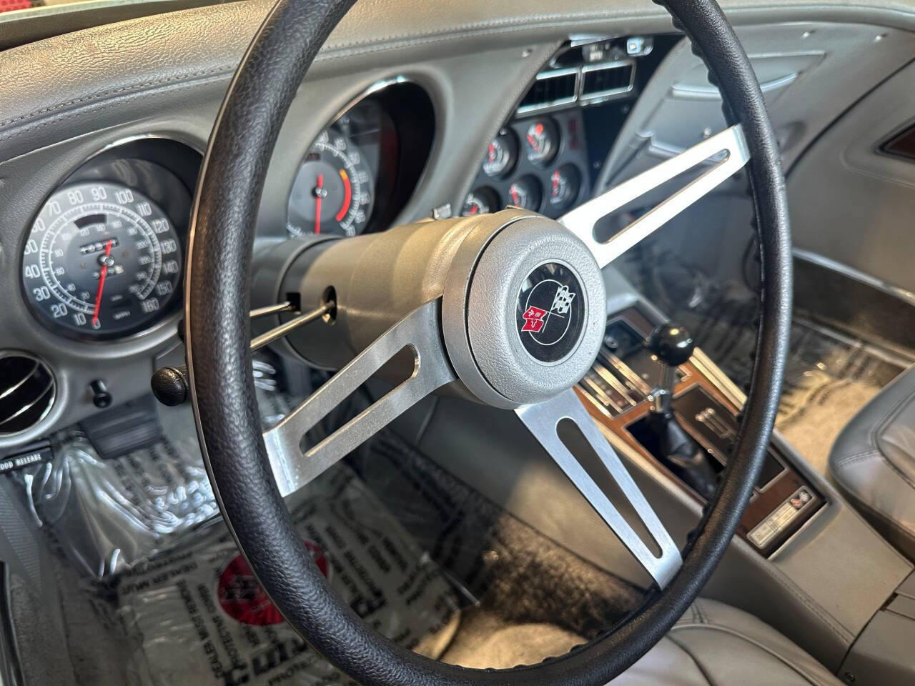 1975 Chevrolet Corvette 27