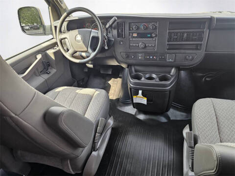 2025 Chevrolet Express 2500